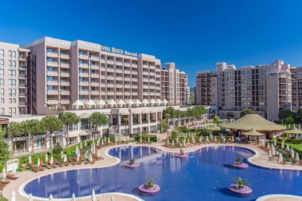 Barcelo Royal Beach - Prestige Apartments ซันนีบีช ภายนอก รูปภาพ